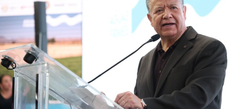 Gobierno de Hidalgo recibe 700 tinacos de Grupo Modelo para familias de Apan