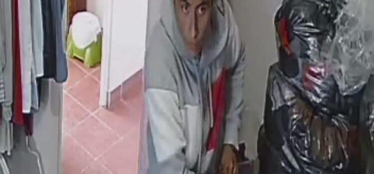 Captan A Hombre Robando En Vivienda De Tasquillo; Vecinos Piden Ayuda Para Identificarlo