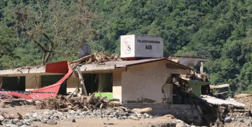 Escuelas de la Sierra Tepehua Siguen Sin Regreso a Clases Tras Daños por Lluvias Intensas