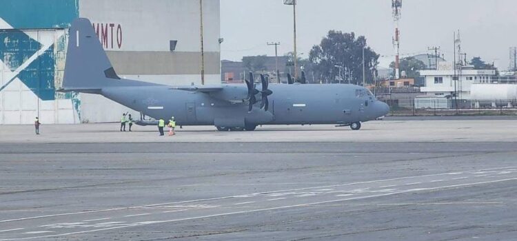 Sheinbaum justifica avión militar de EE. UU. en Toluca: “Es capacitación, no son tropas”