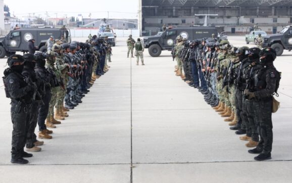 ¿Extradiciones o expulsiones? La polémica detrás de los 37 criminales enviados por Harfuch a EE. UU.